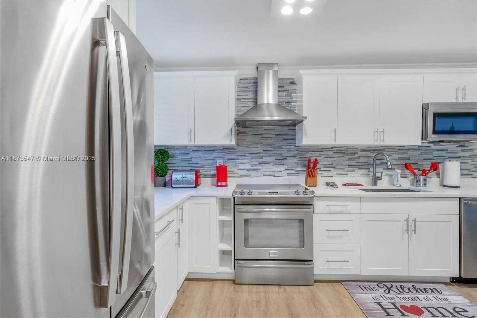 Small Image of 5740 NORTH EAST 19TH AVE, Fort Lauderdale Number 16