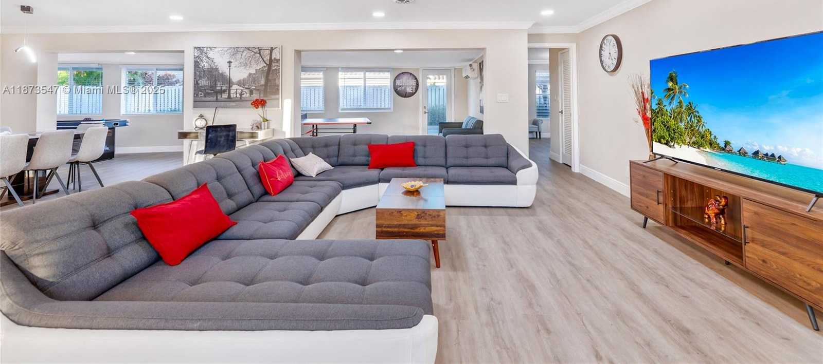 Small Image of 5740 NORTH EAST 19TH AVE, Fort Lauderdale Number 2