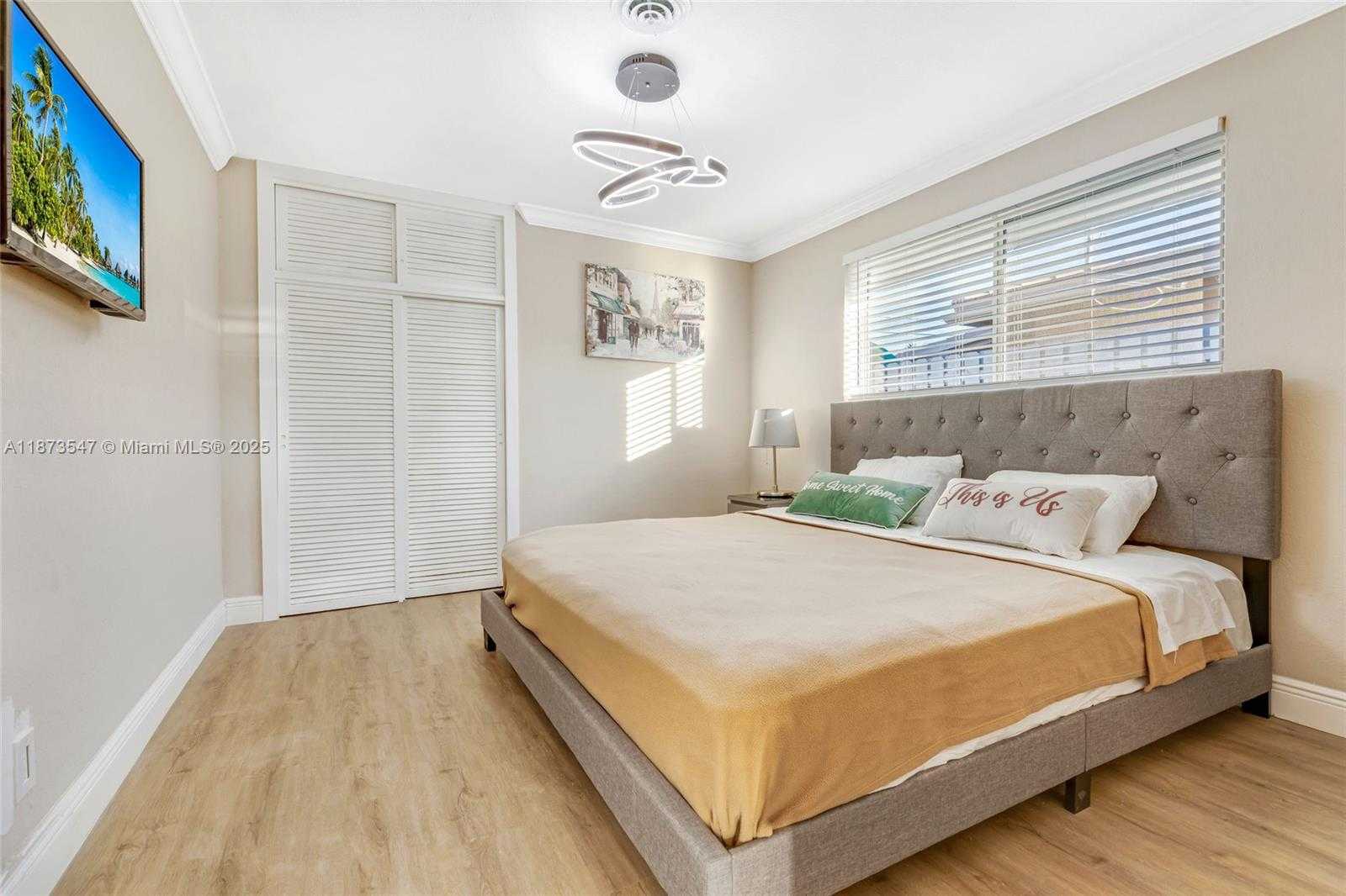 Small Image of 5740 NORTH EAST 19TH AVE, Fort Lauderdale Number 21