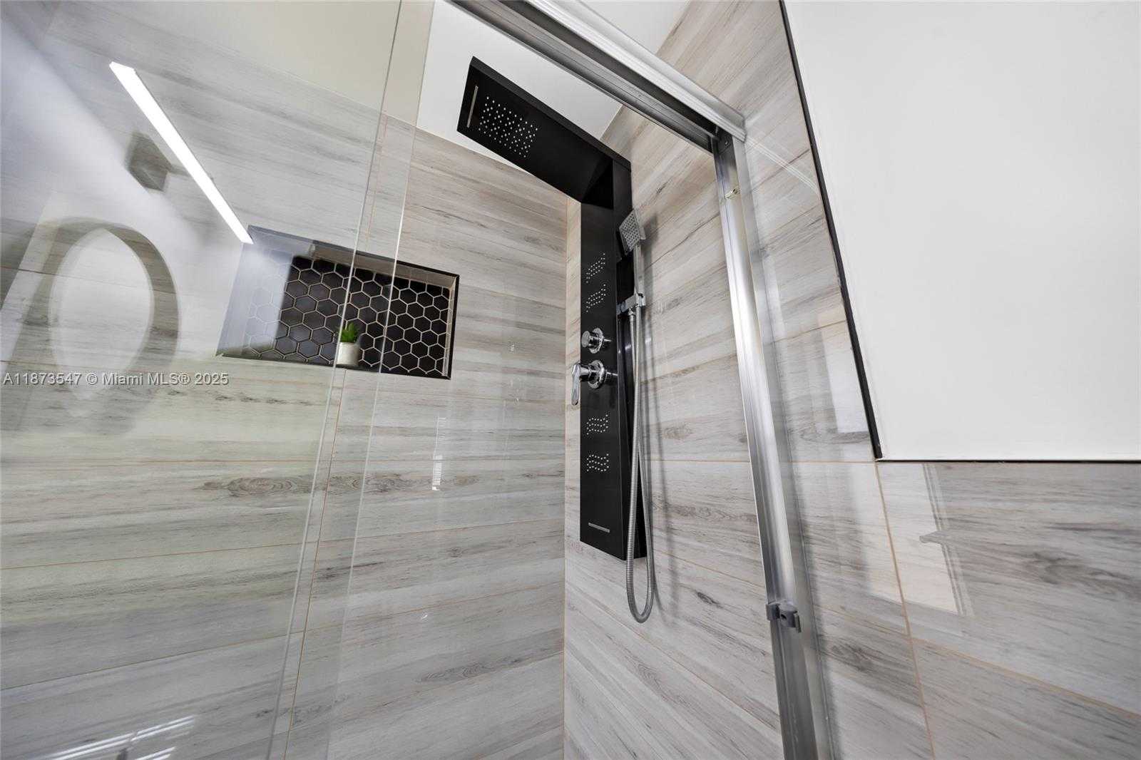 Small Image of 5740 NORTH EAST 19TH AVE, Fort Lauderdale Number 32