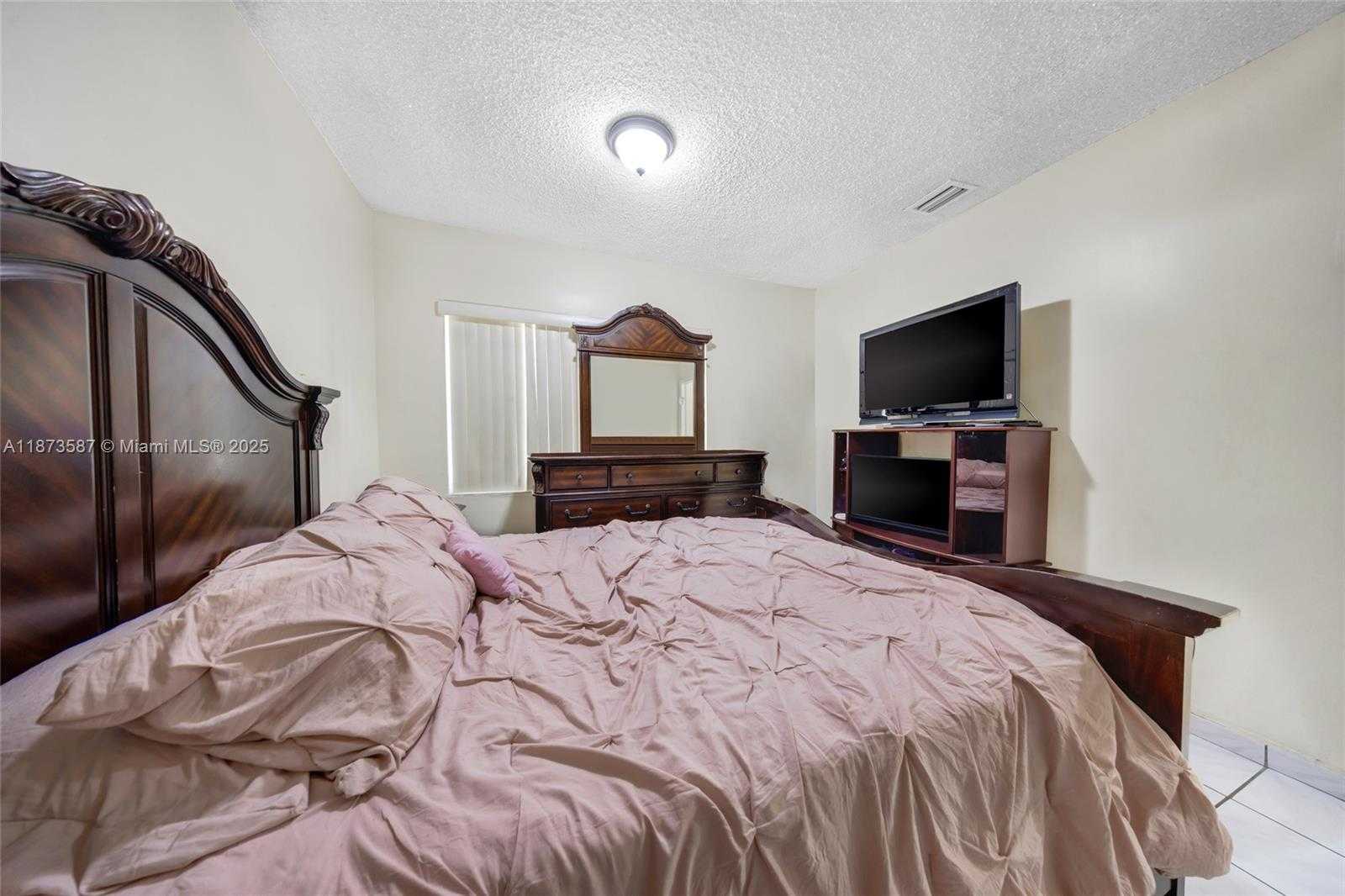 Small Image of 287 NORTH WEST 31ST ST, Miami Number 17
