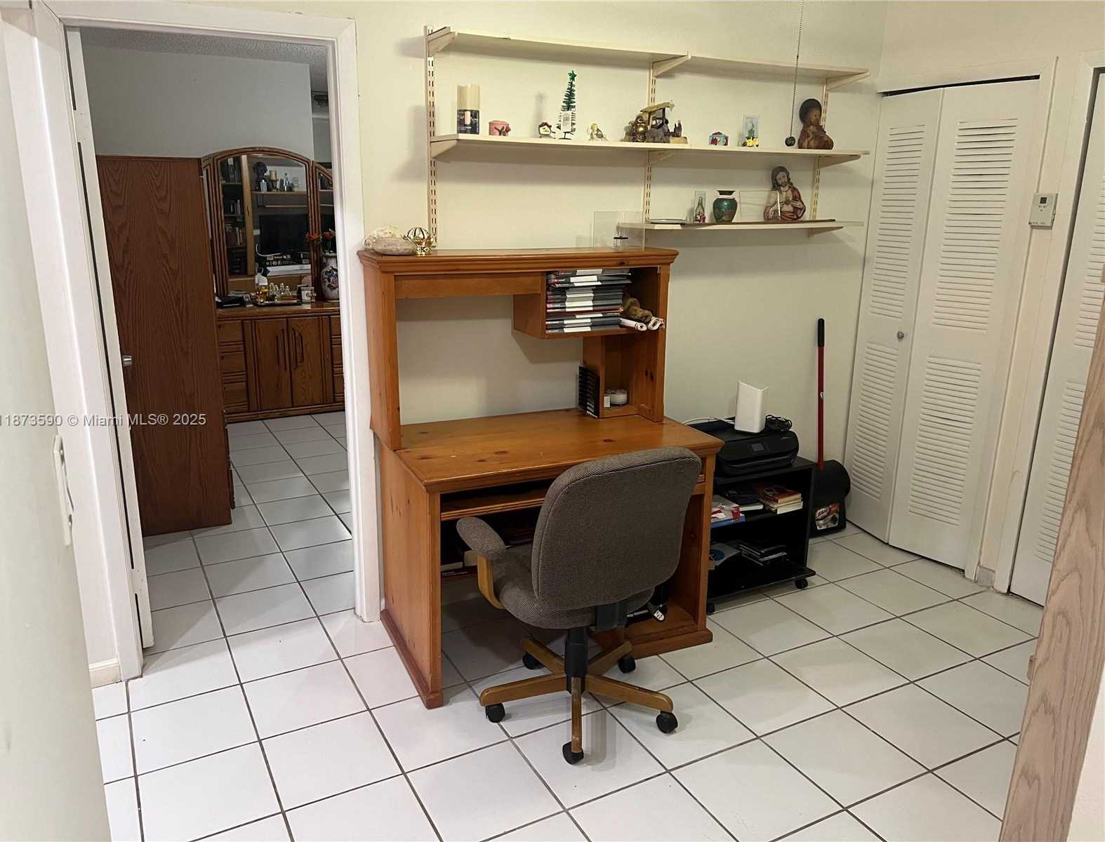 Small Image of 749 SOUTH WEST 99TH CT CIR, Miami Number 11