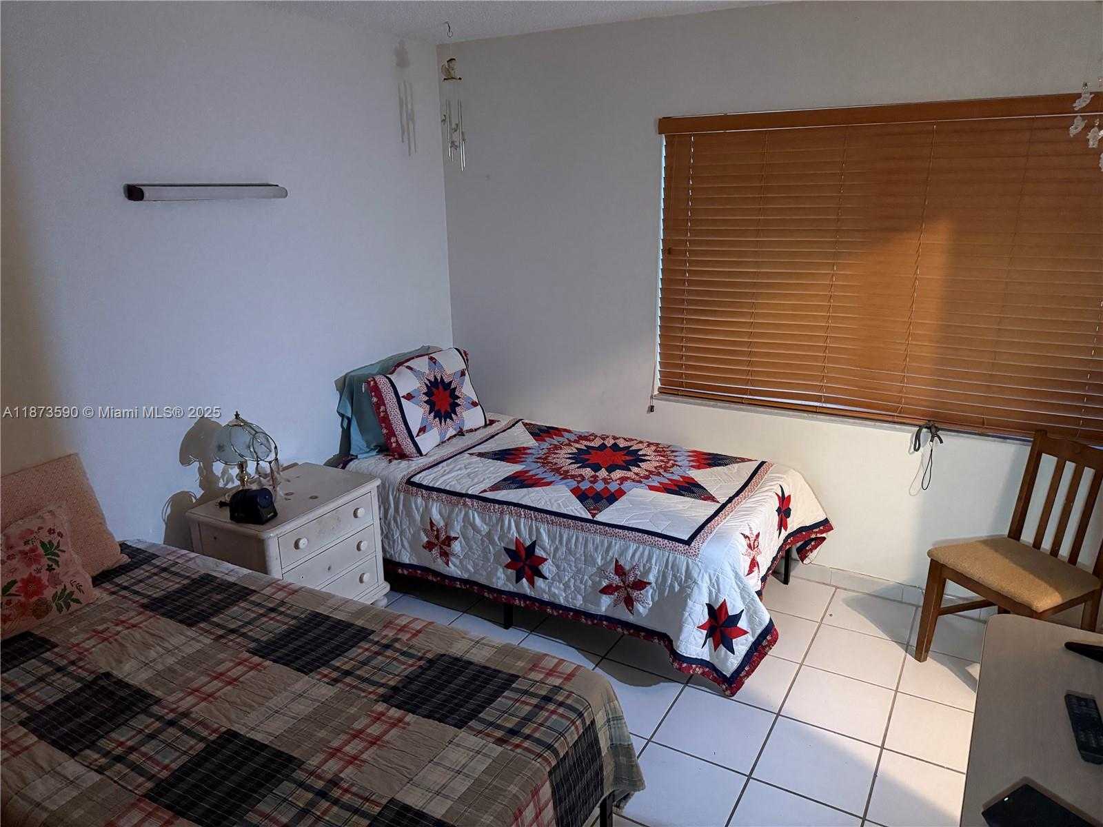 Small Image of 749 SOUTH WEST 99TH CT CIR, Miami Number 12