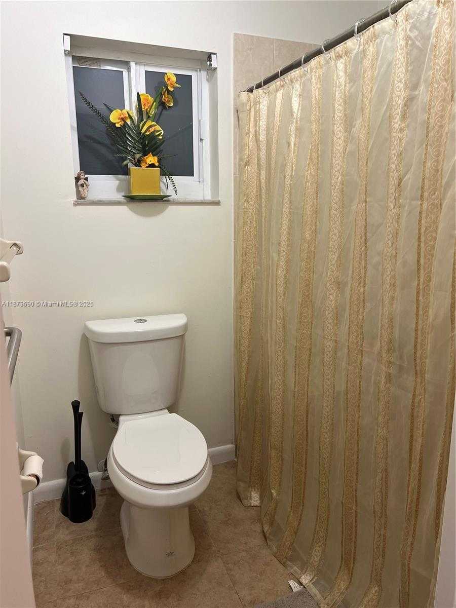 Small Image of 749 SOUTH WEST 99TH CT CIR, Miami Number 14