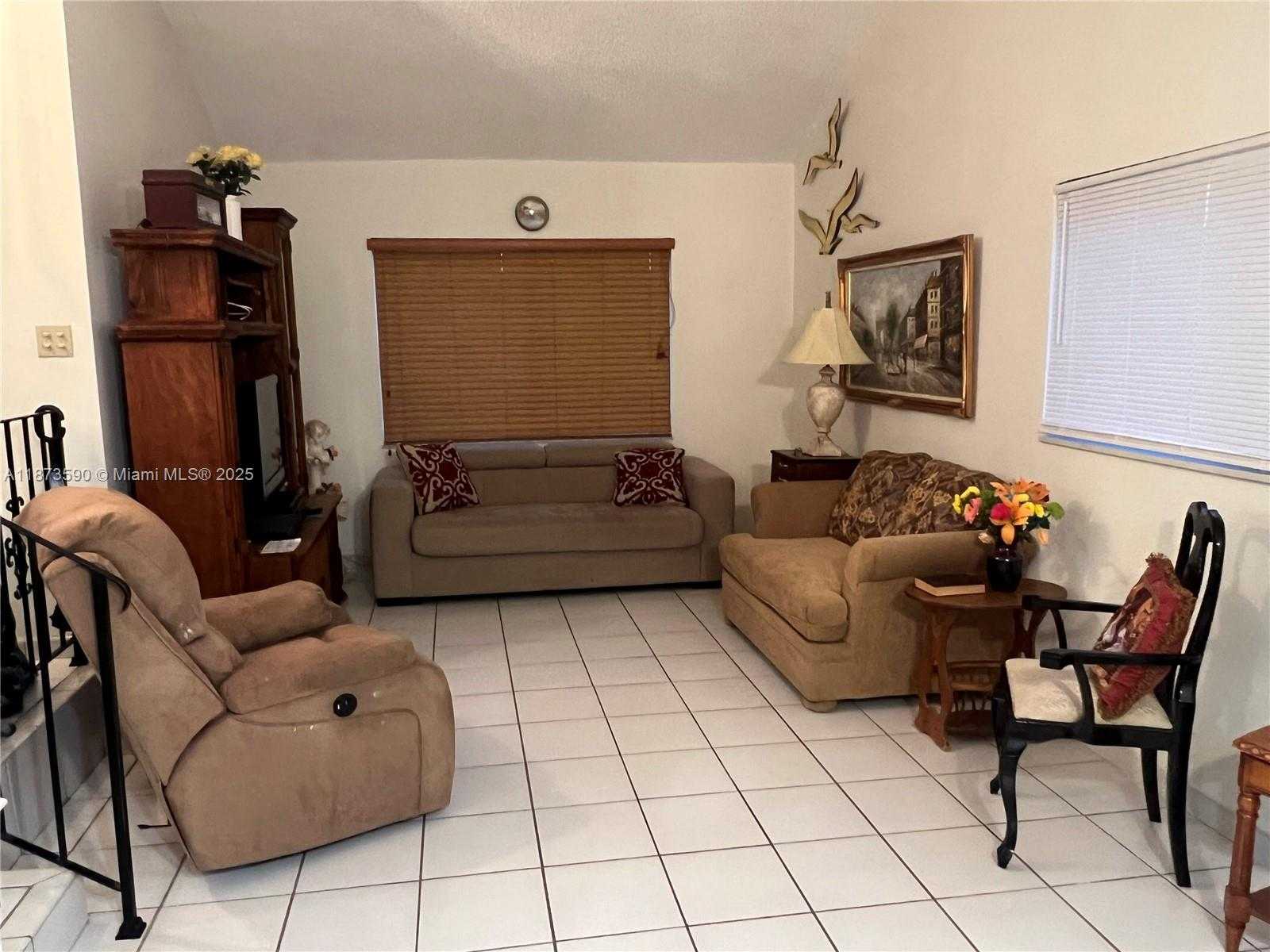 Small Image of 749 SOUTH WEST 99TH CT CIR, Miami Number 6