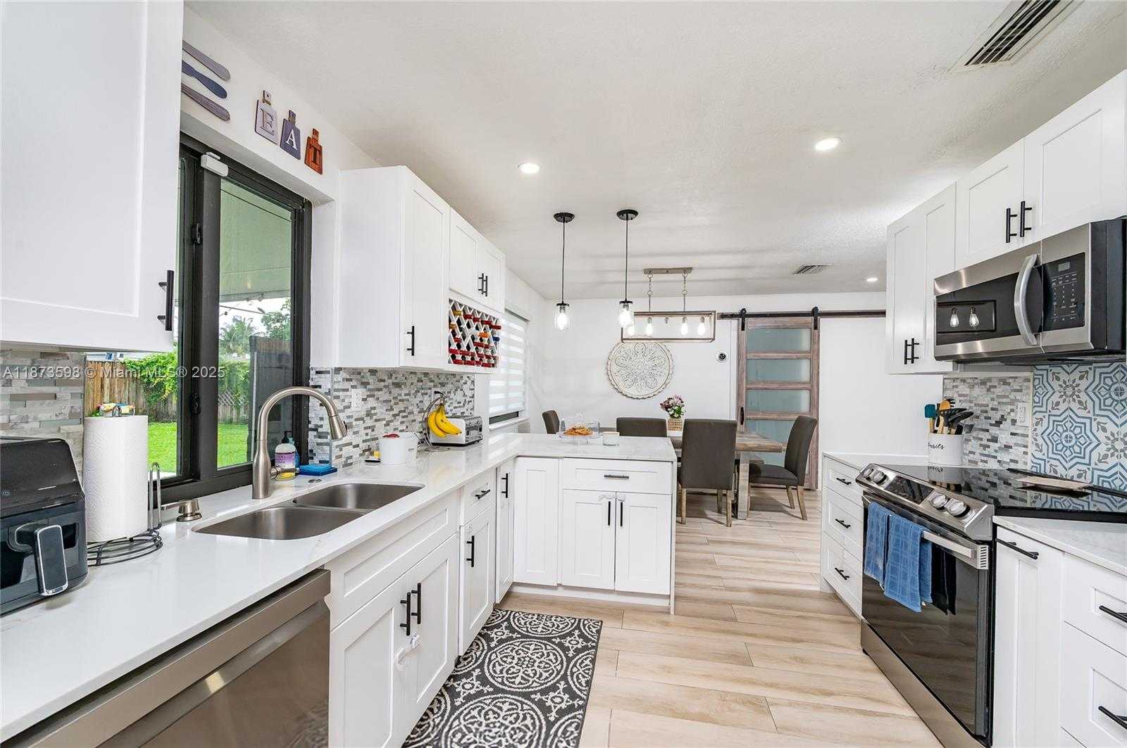 Small Image of 10040 SOUTH WEST 212TH ST, Cutler Bay Number 19