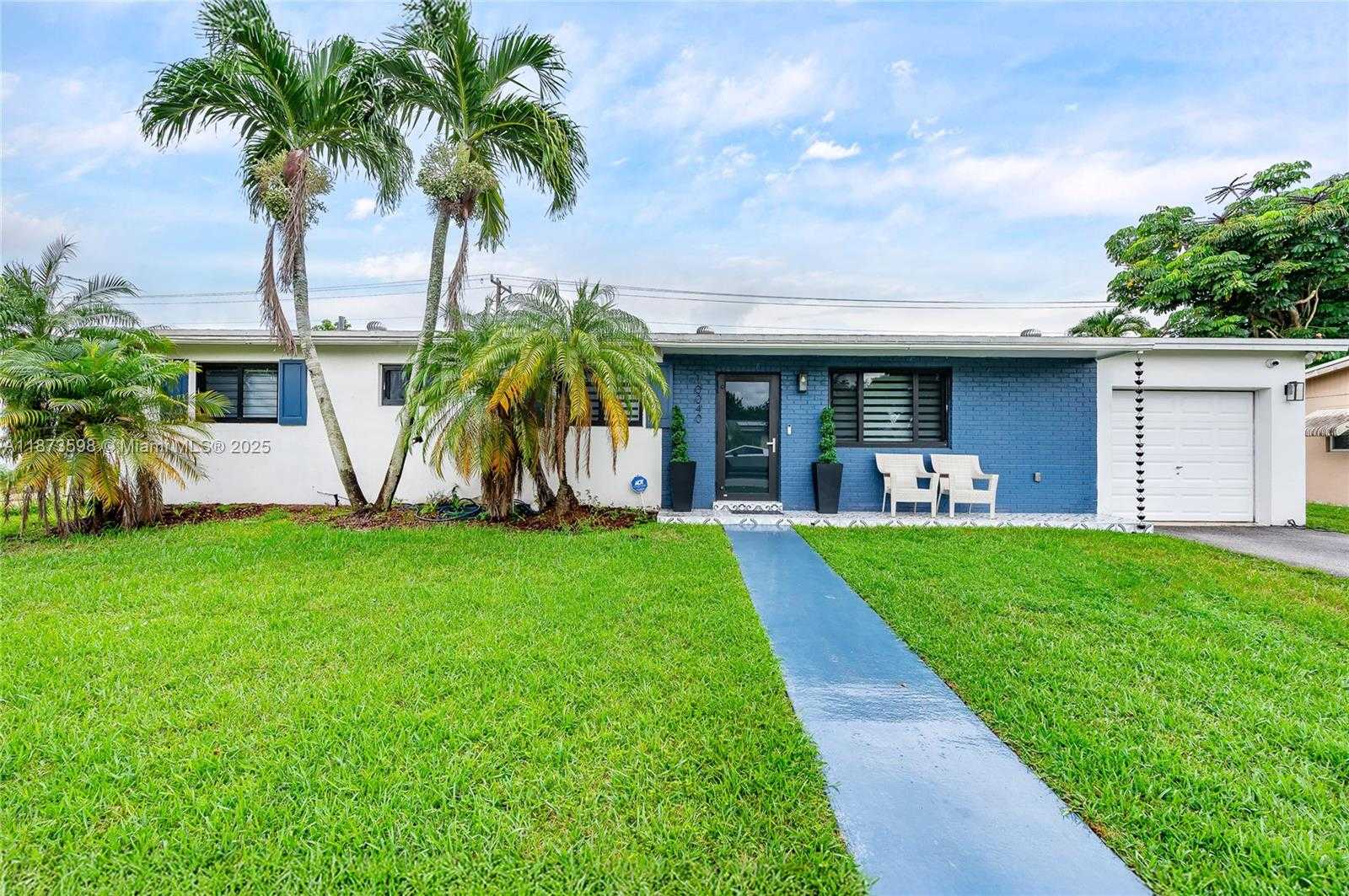 Small Image of 10040 SOUTH WEST 212TH ST, Cutler Bay Number 3