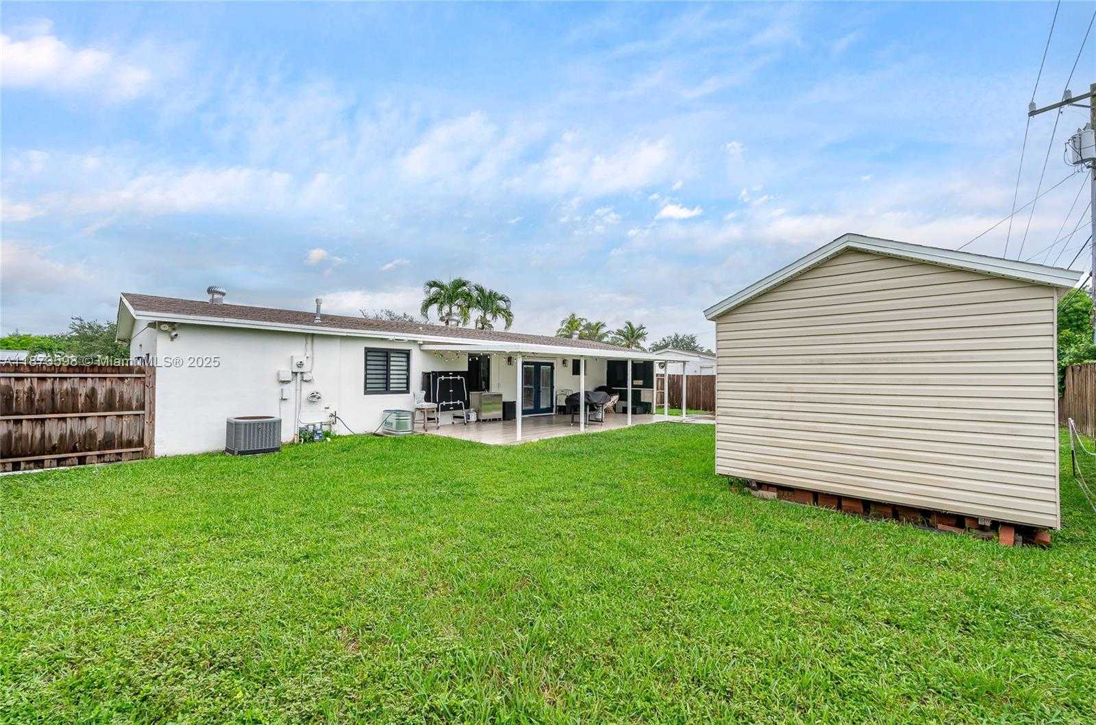 Small Image of 10040 SOUTH WEST 212TH ST, Cutler Bay Number 5