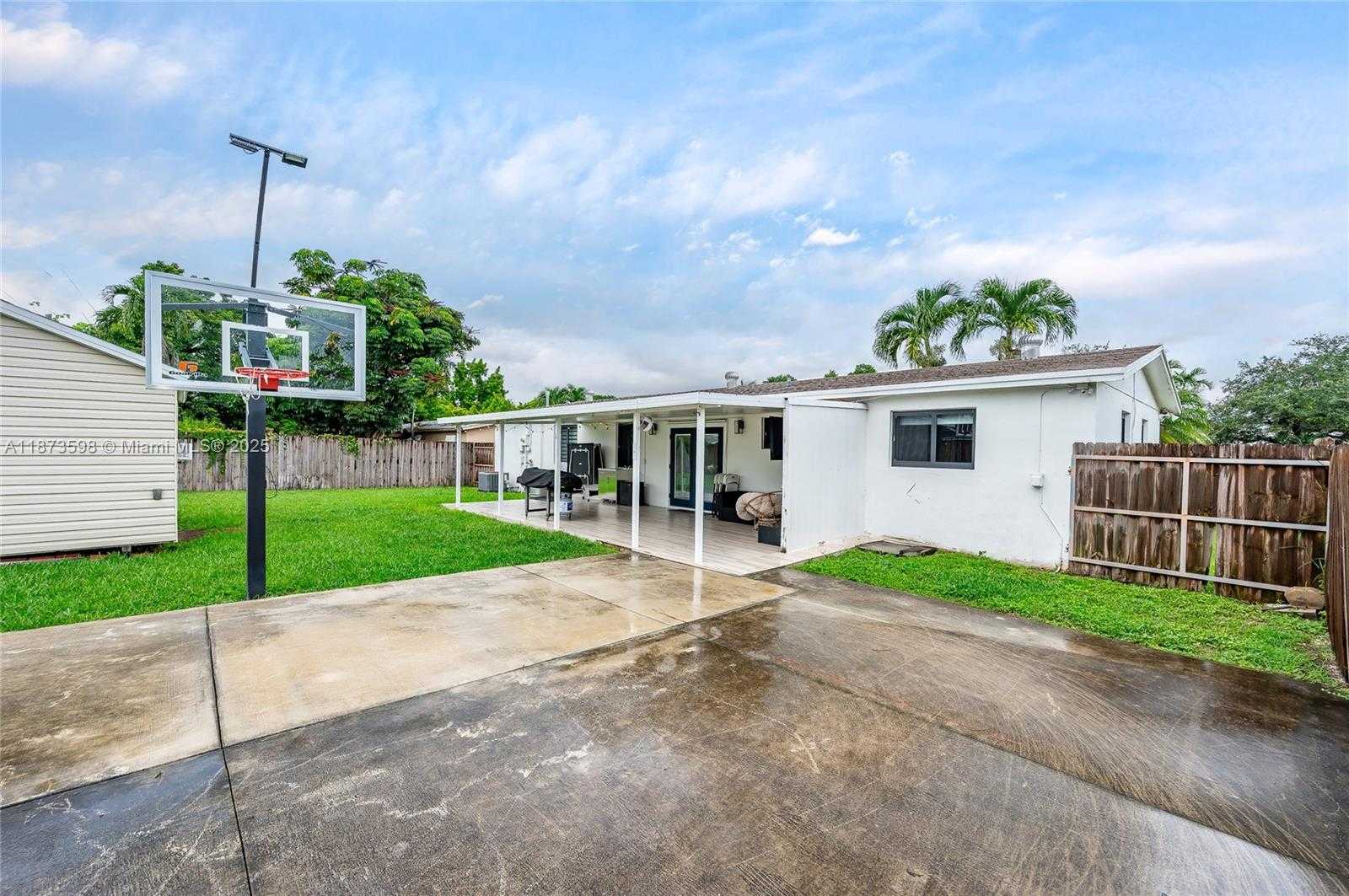 Small Image of 10040 SOUTH WEST 212TH ST, Cutler Bay Number 7