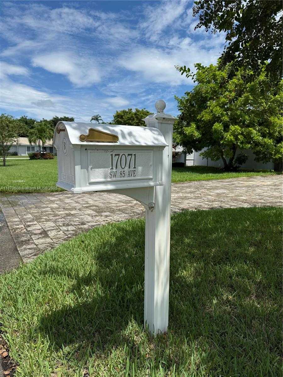 Small Image of 17071 SOUTH WEST 85TH AVE, Palmetto Bay Number 4