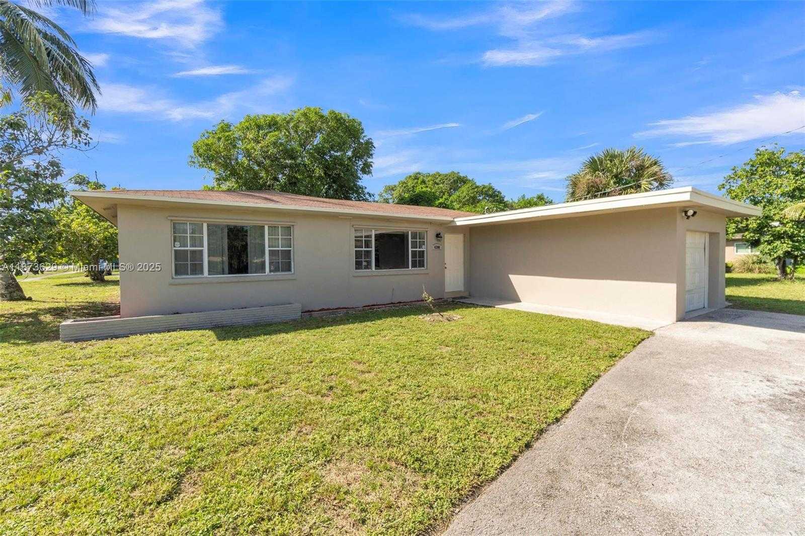 Small Image of 4200 NORTH WEST 2ND ST, Plantation Number 4