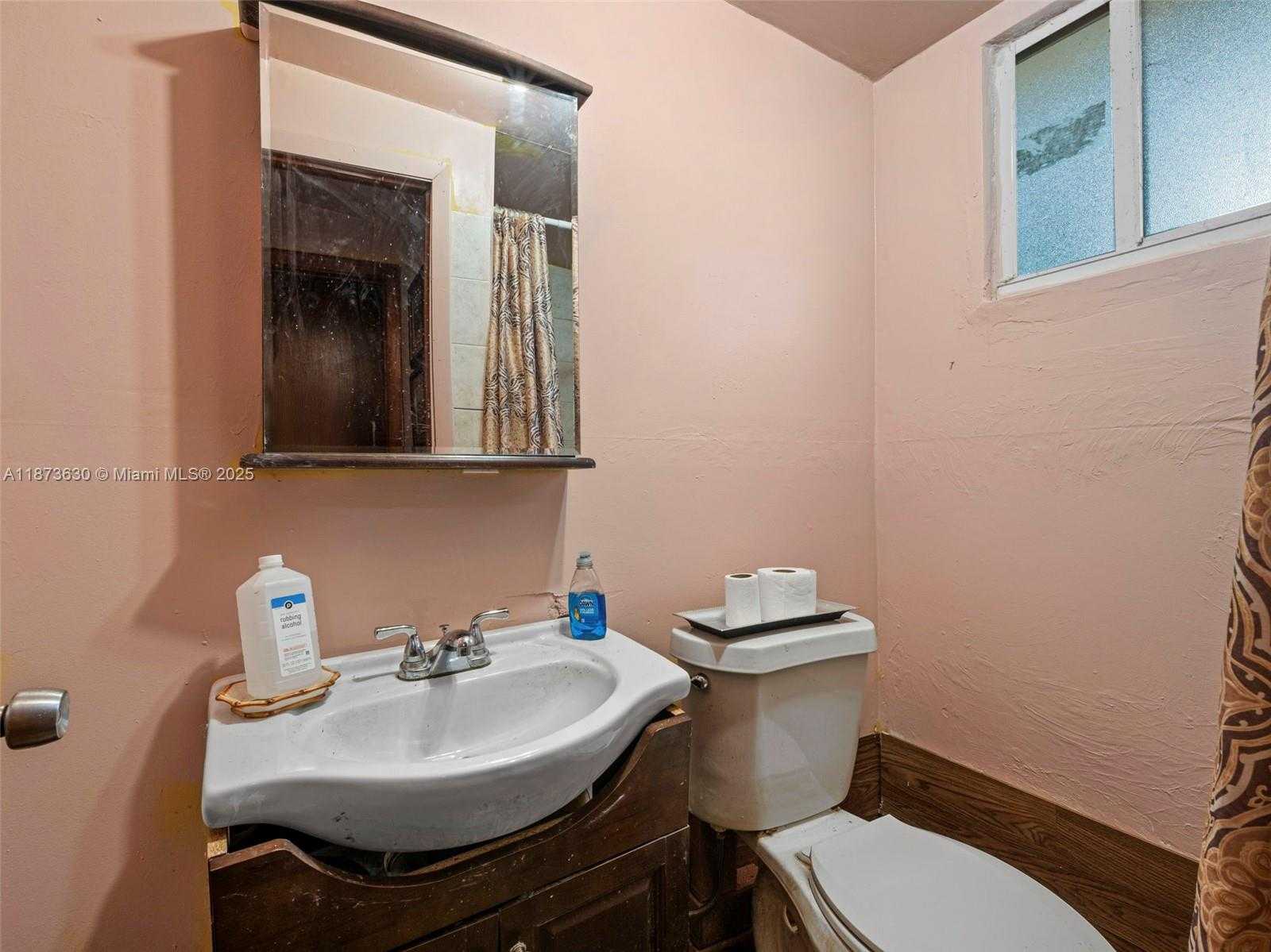 Small Image of 2295 SOUTH WEST 16TH CT, Miami Number 12