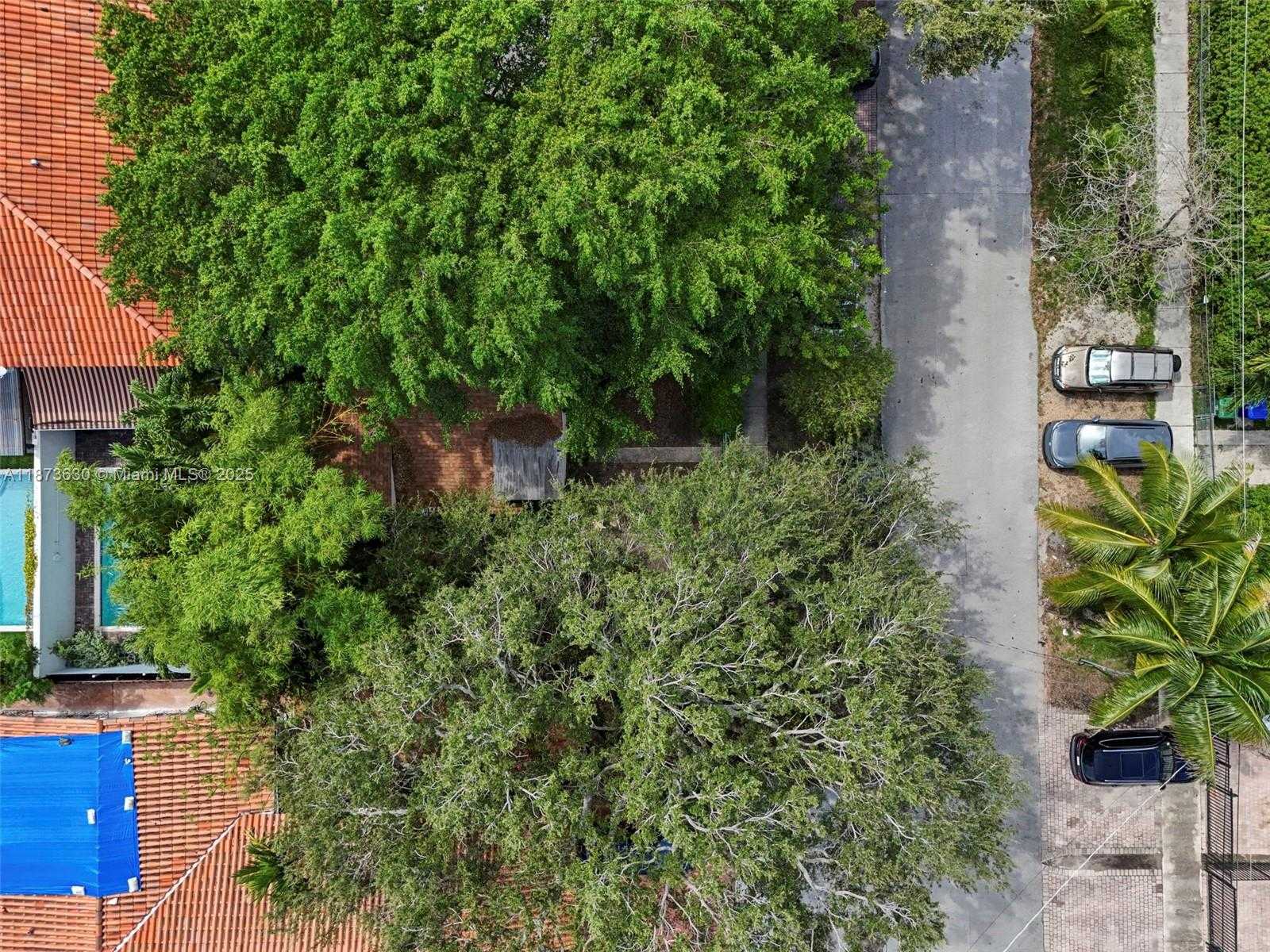 Small Image of 2295 SOUTH WEST 16TH CT, Miami Number 24