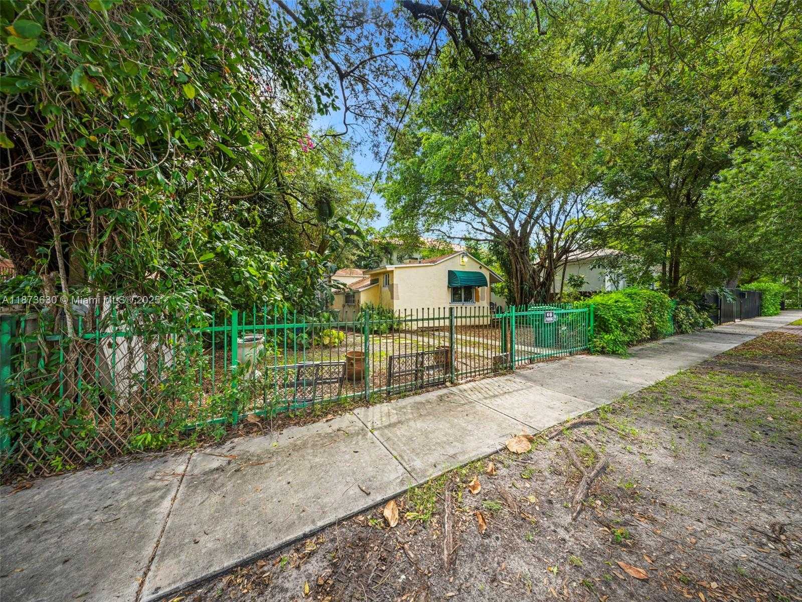 Small Image of 2295 SOUTH WEST 16TH CT, Miami Number 26