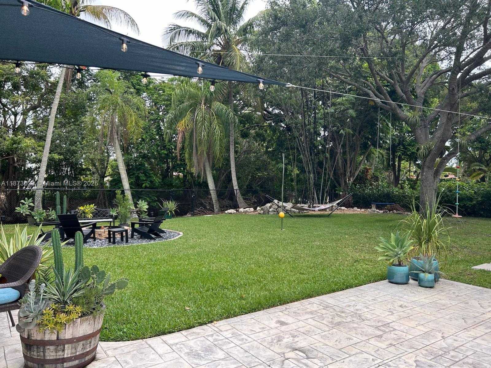 Small Image of 10261 SOUTH WEST 109TH ST, Miami Number 18