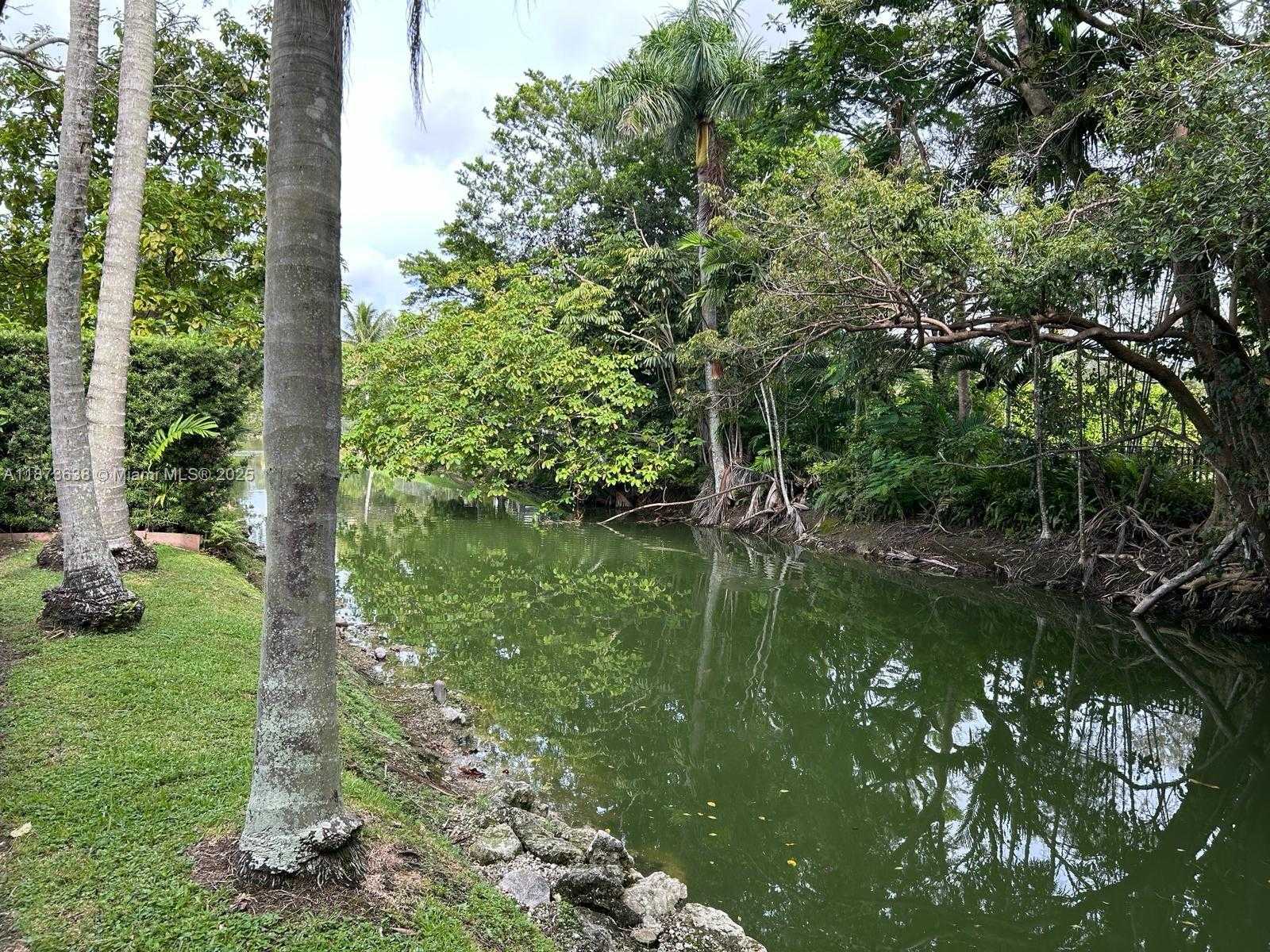 Small Image of 10261 SOUTH WEST 109TH ST, Miami Number 19