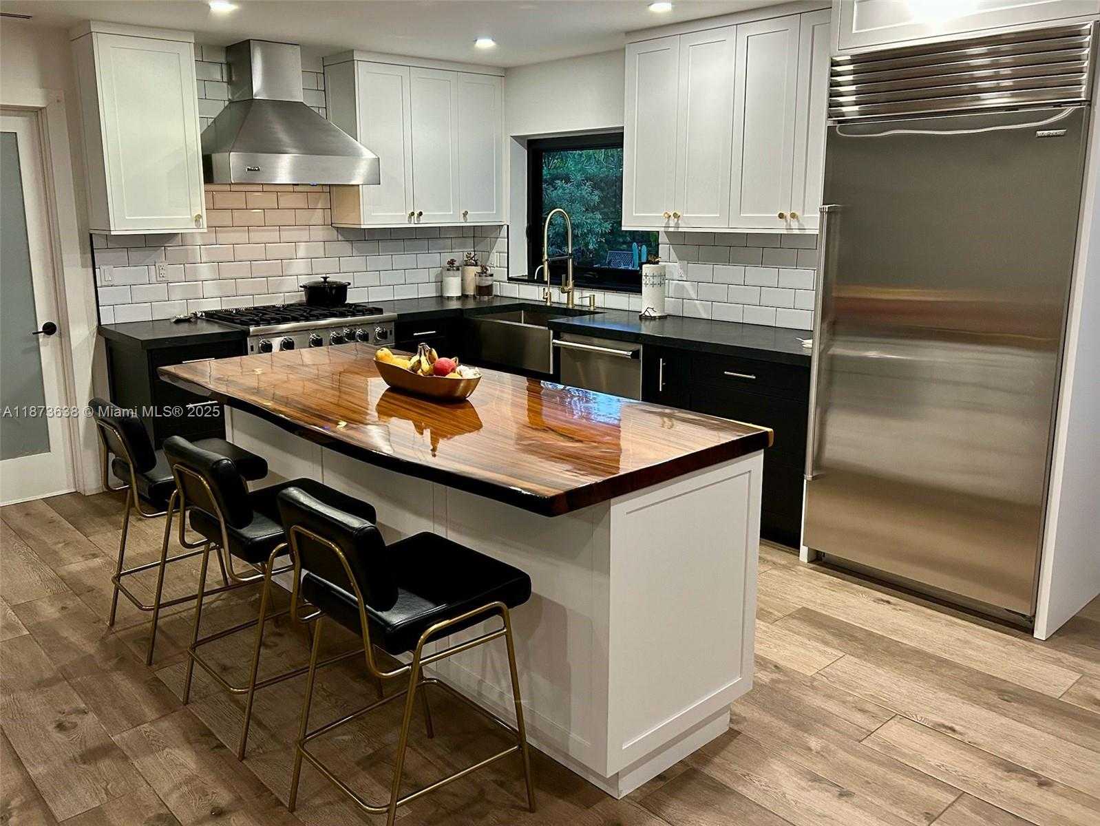 Small Image of 10261 SOUTH WEST 109TH ST, Miami Number 3