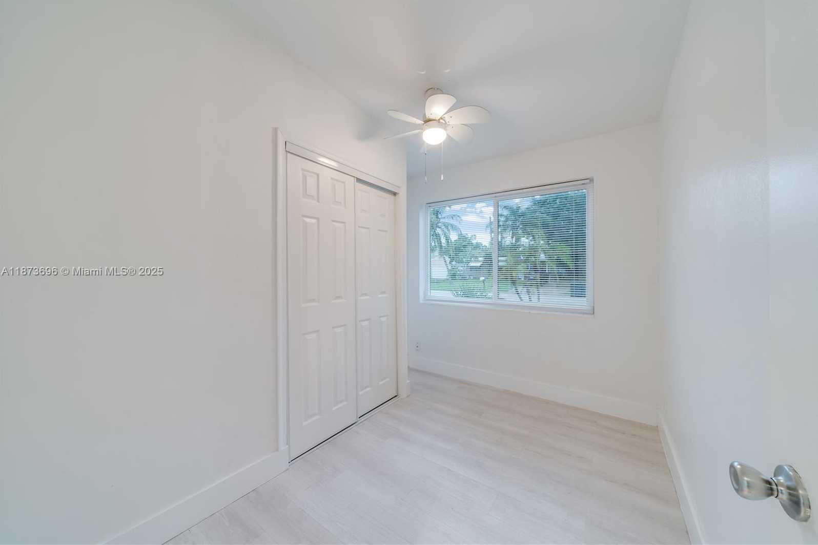 Small Image of 5677 MAYPOP RD, West Palm Beach Number 13