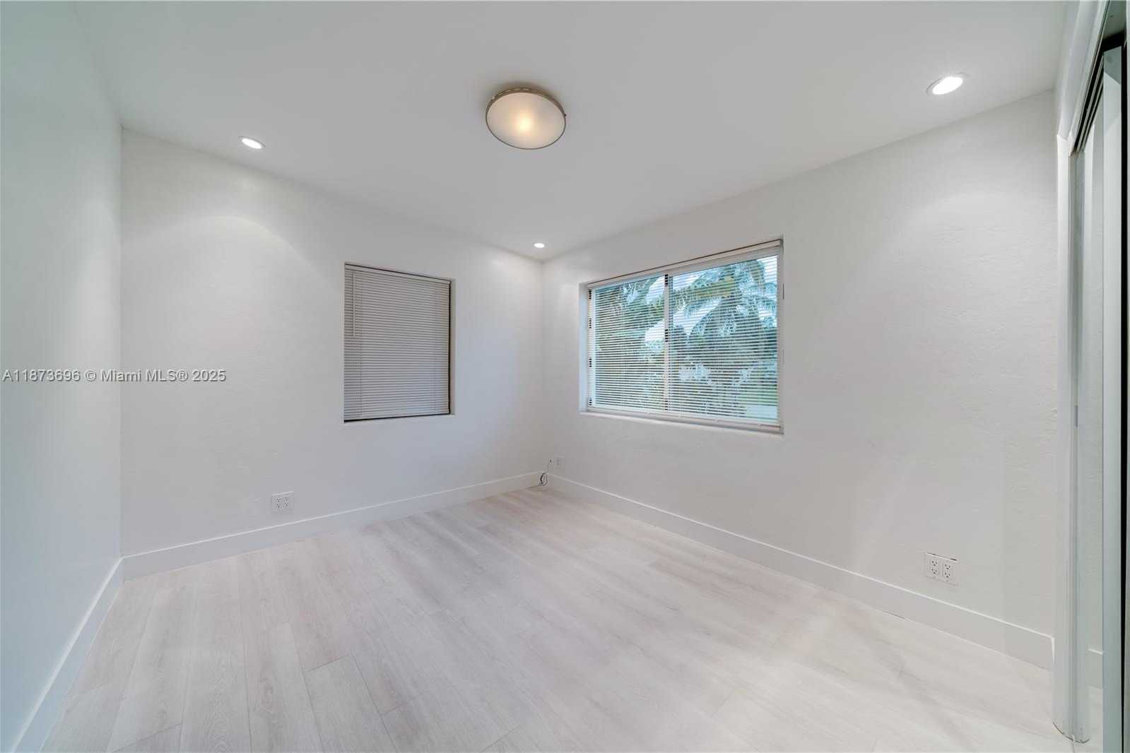 Small Image of 5677 MAYPOP RD, West Palm Beach Number 14