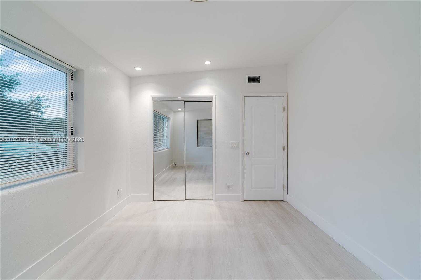Small Image of 5677 MAYPOP RD, West Palm Beach Number 15
