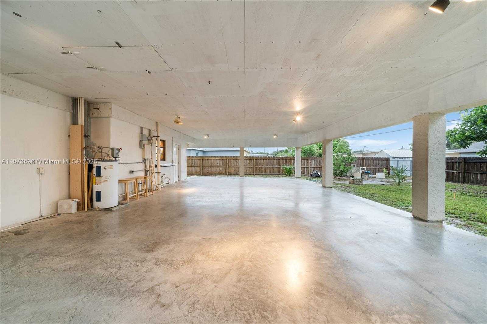 Small Image of 5677 MAYPOP RD, West Palm Beach Number 19