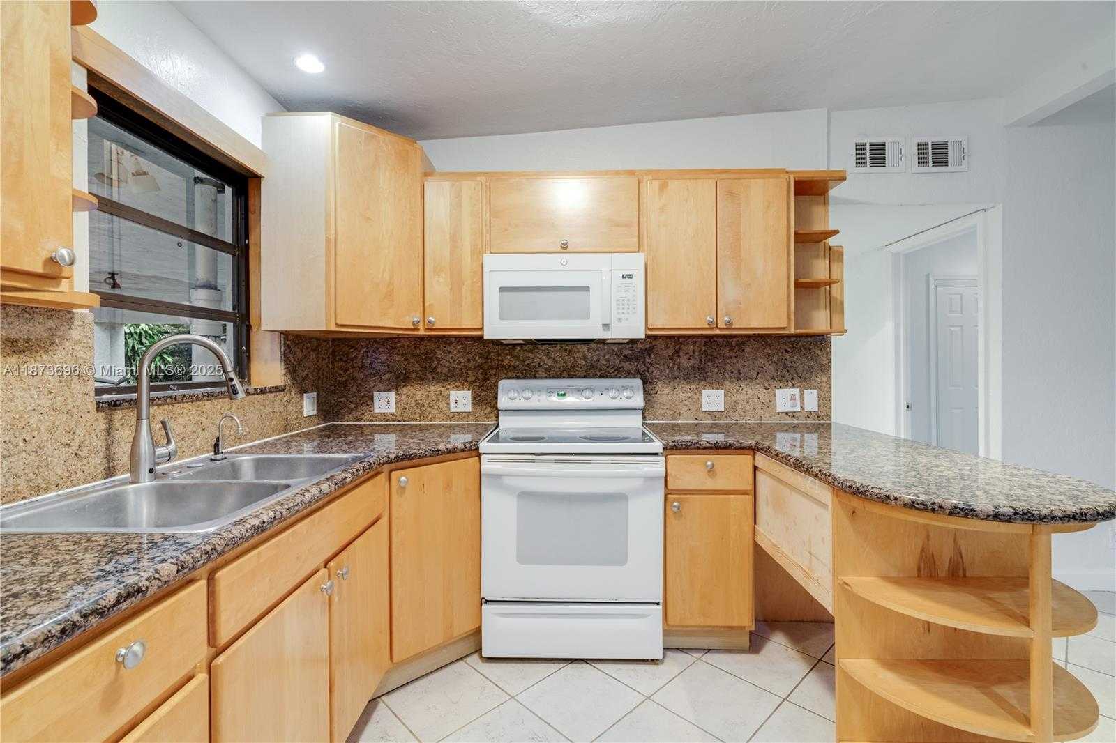 Small Image of 5677 MAYPOP RD, West Palm Beach Number 7
