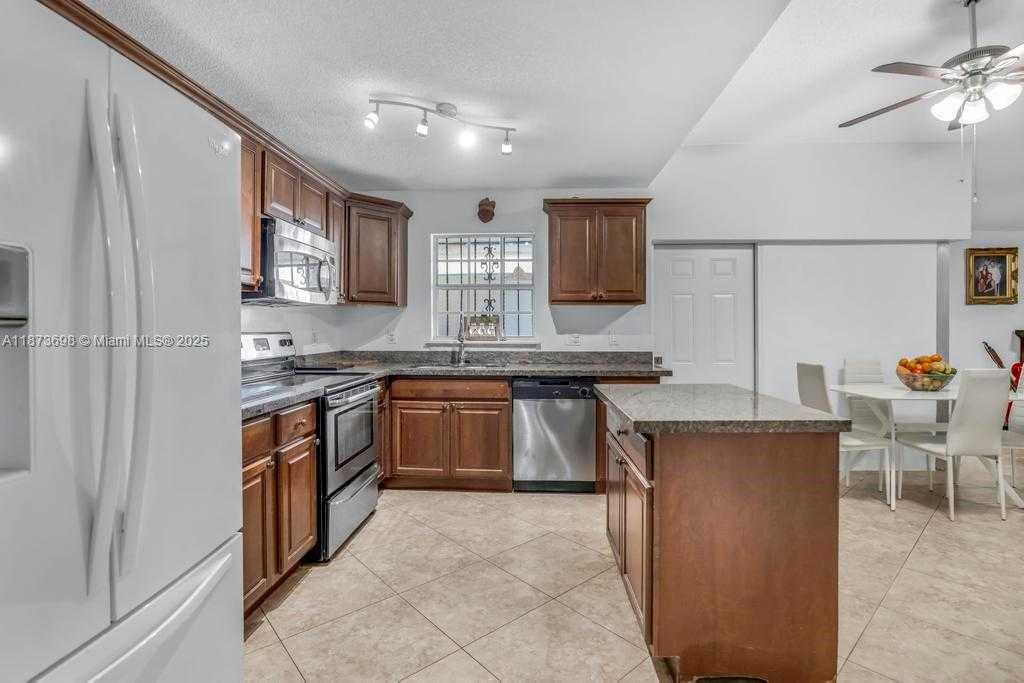 Small Image of 26023 SOUTH WEST 133RD PL, Homestead Number 11