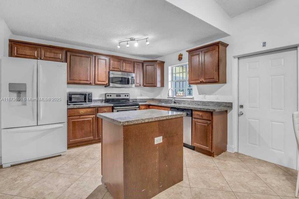 Small Image of 26023 SOUTH WEST 133RD PL, Homestead Number 13