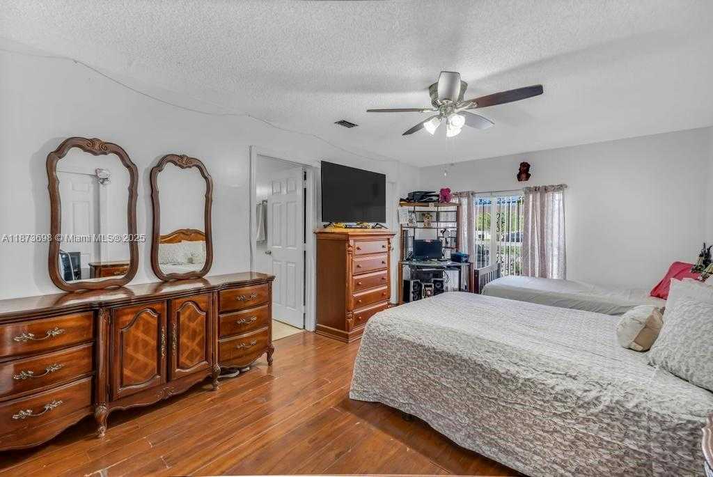 Small Image of 26023 SOUTH WEST 133RD PL, Homestead Number 16