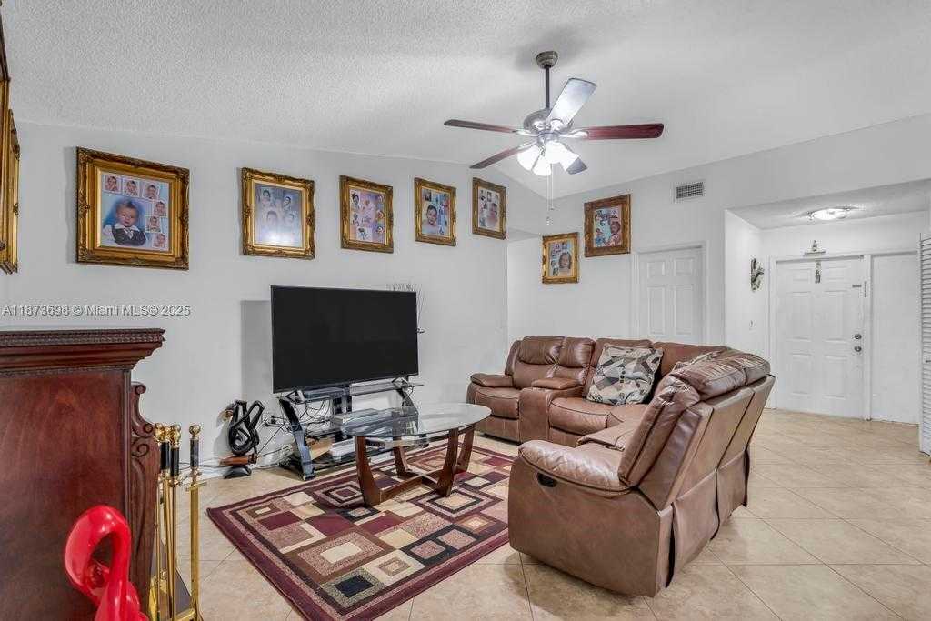 Small Image of 26023 SOUTH WEST 133RD PL, Homestead Number 9