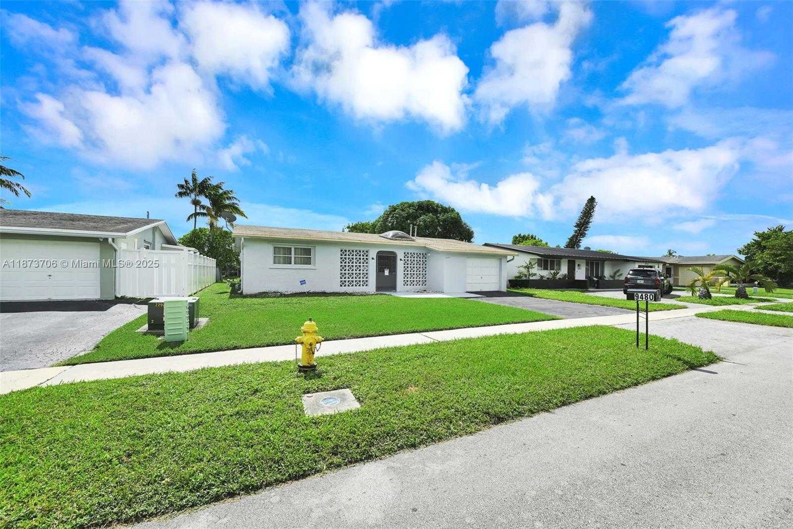 Small Image of 9480 NORTH WEST 24TH PL, Sunrise Number 11