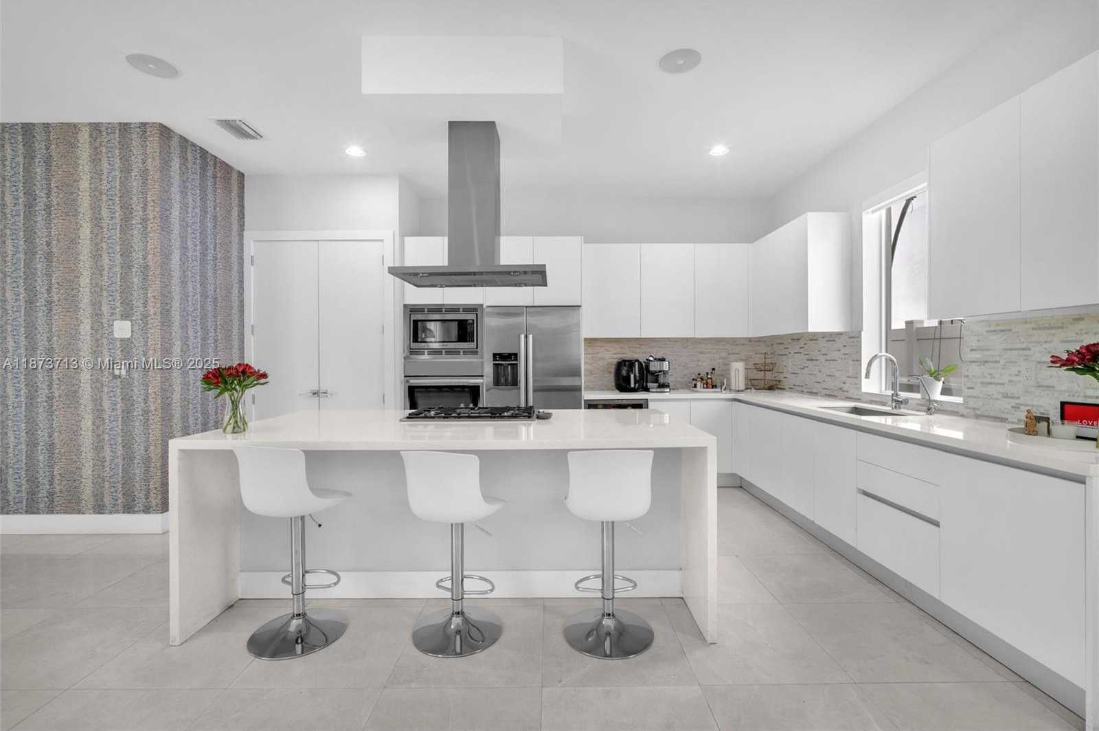 Small Image of 7457 NORTH WEST 101ST AVE, Doral Number 15
