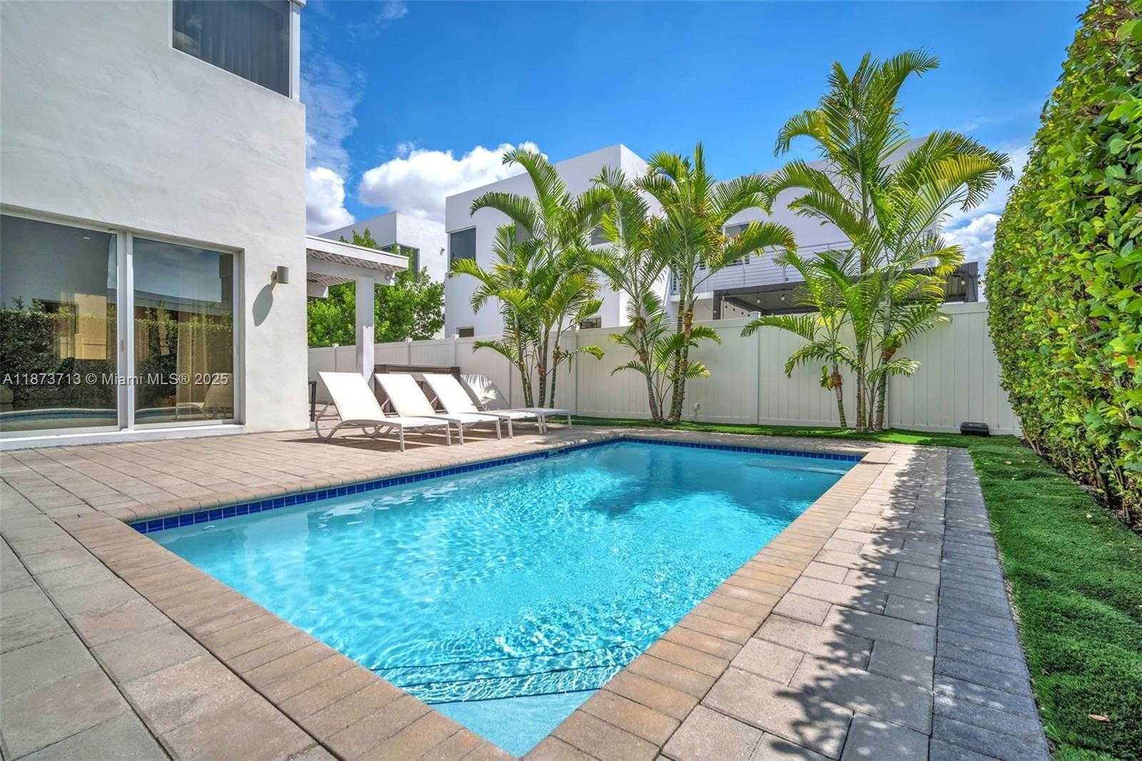 Small Image of 7457 NORTH WEST 101ST AVE, Doral Number 24