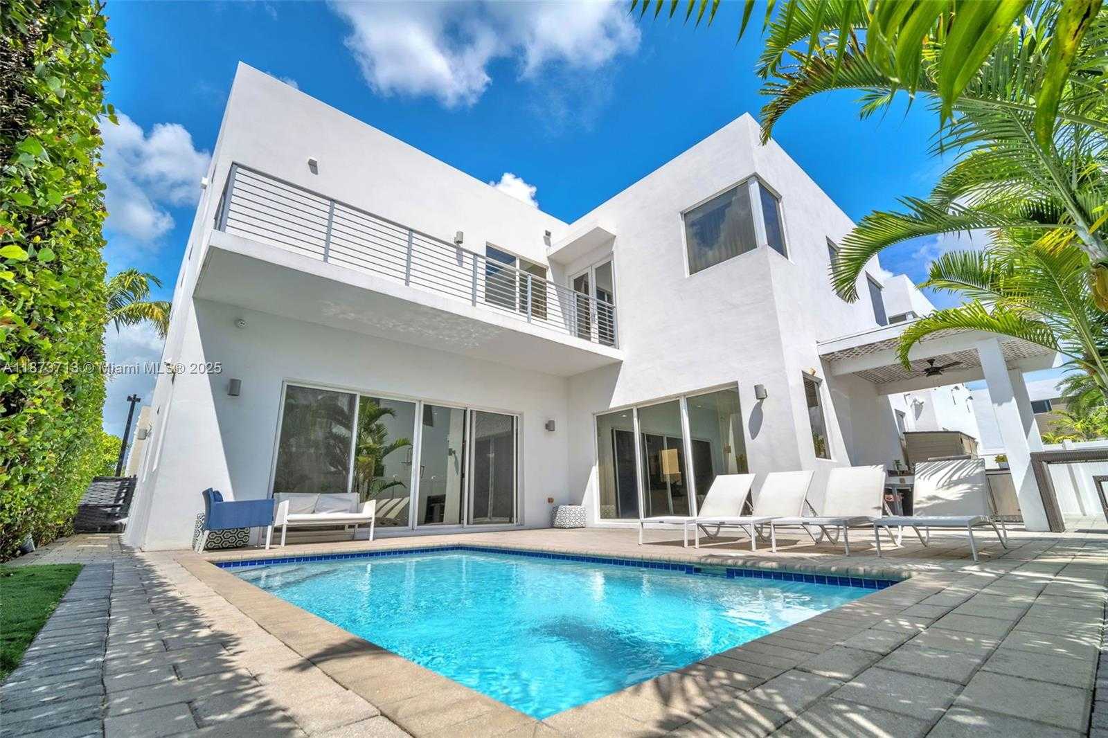 Small Image of 7457 NORTH WEST 101ST AVE, Doral Number 25