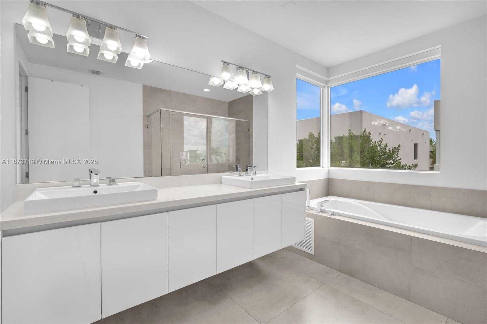 Small Image of 7457 NORTH WEST 101ST AVE, Doral Number 34