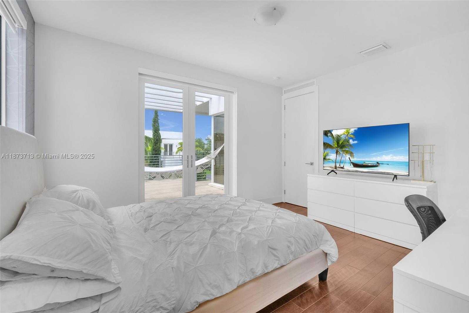 Small Image of 7457 NORTH WEST 101ST AVE, Doral Number 63
