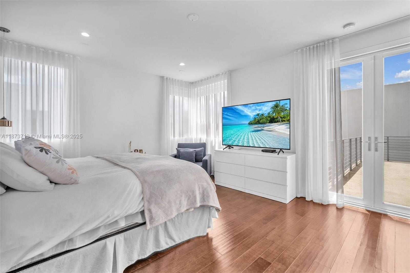 Small Image of 7457 NORTH WEST 101ST AVE, Doral Number 68
