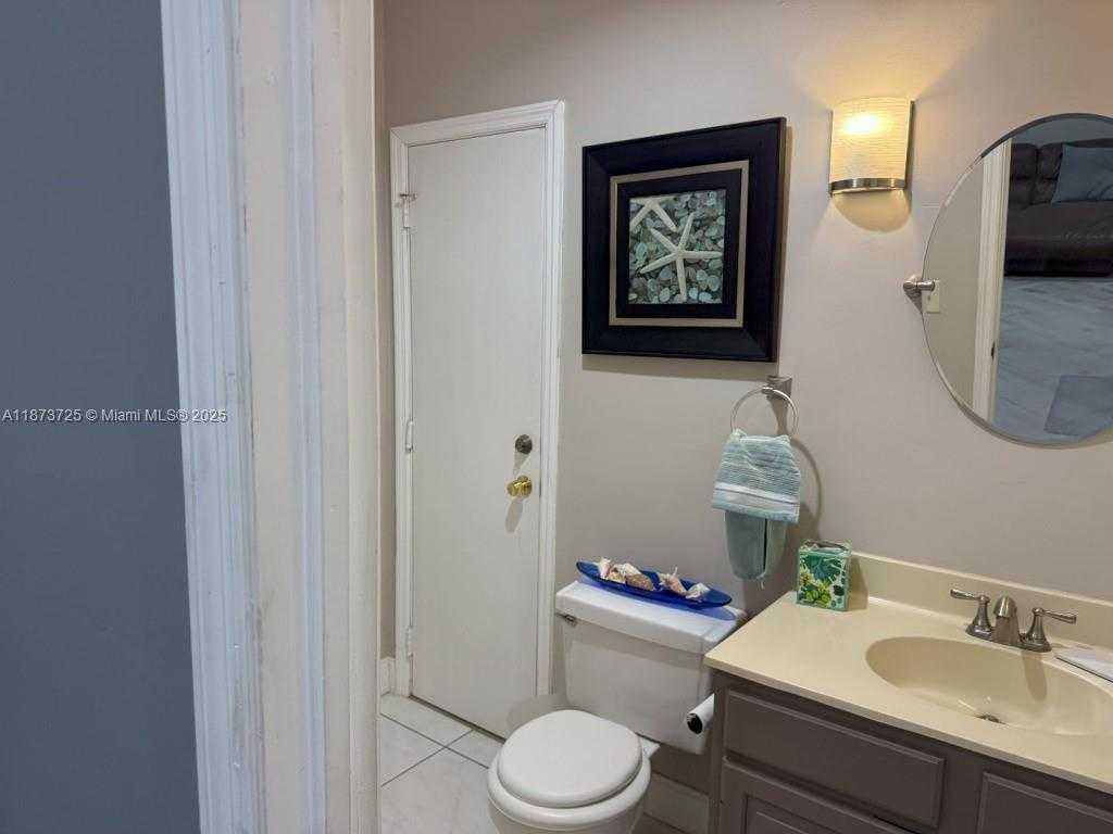 Small Image of 10700 SOUTH WEST 139TH RD, Miami Number 22