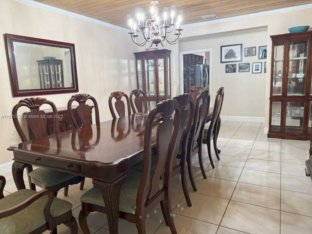 Small Image of 10700 SOUTH WEST 139TH RD, Miami Number 9