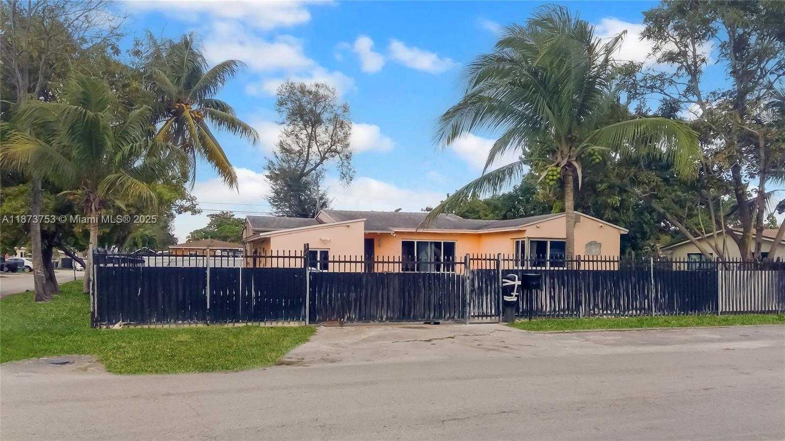 Small Image of 2995 NORTH WEST 88TH ST, Miami Number 2