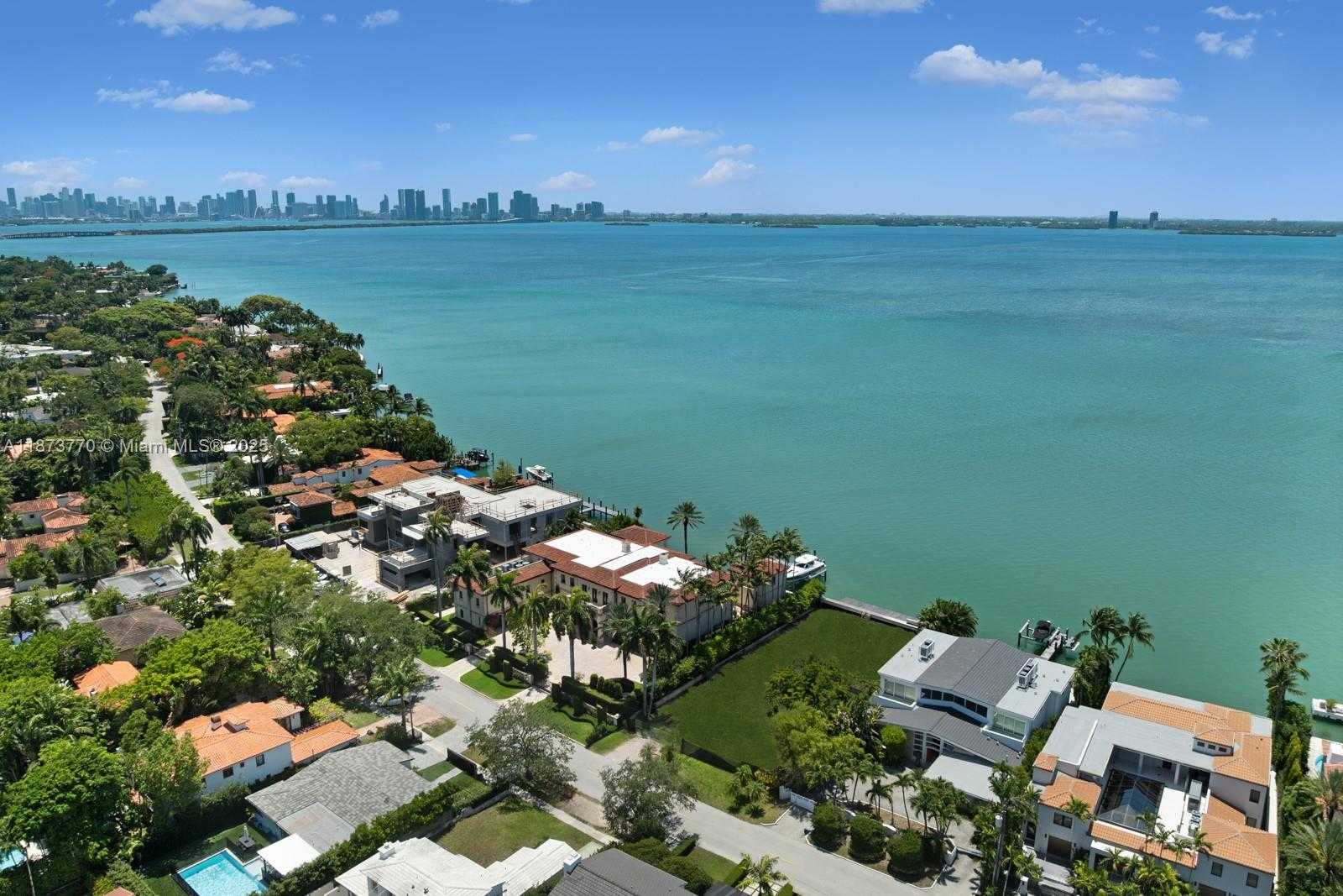 Small Image of 5226 NORTH BAY RD, Miami Beach Number 8