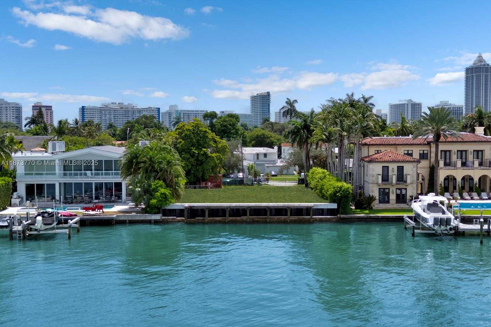 Small Image of 5226 NORTH BAY RD, Miami Beach Number 9