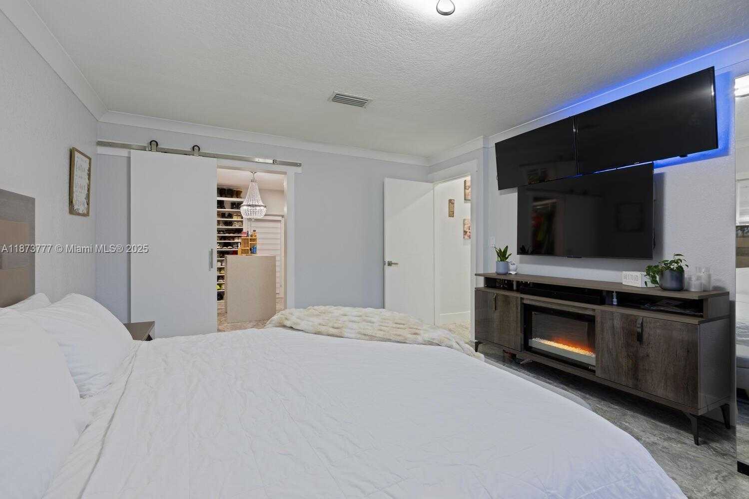 Small Image of 20100 SOUTH WEST 182ND AVE, Miami Number 14