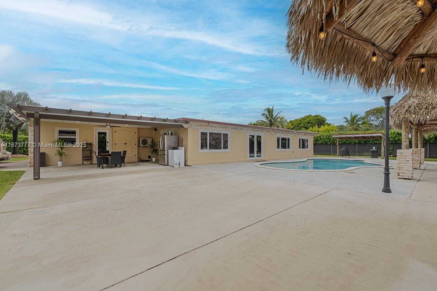 Small Image of 20100 SOUTH WEST 182ND AVE, Miami Number 25