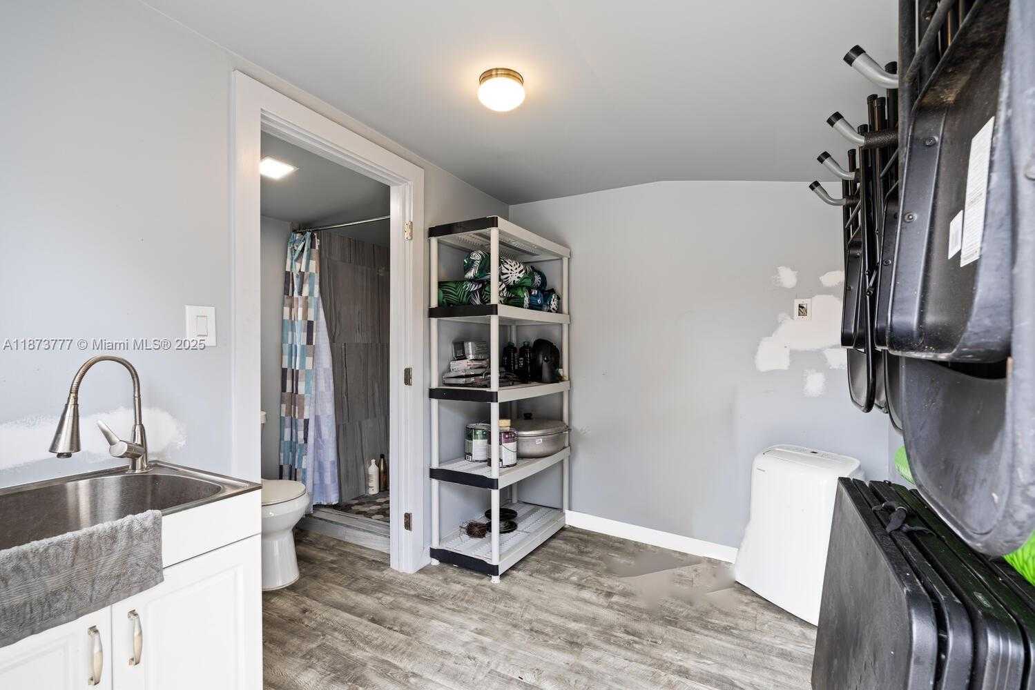 Small Image of 20100 SOUTH WEST 182ND AVE, Miami Number 29