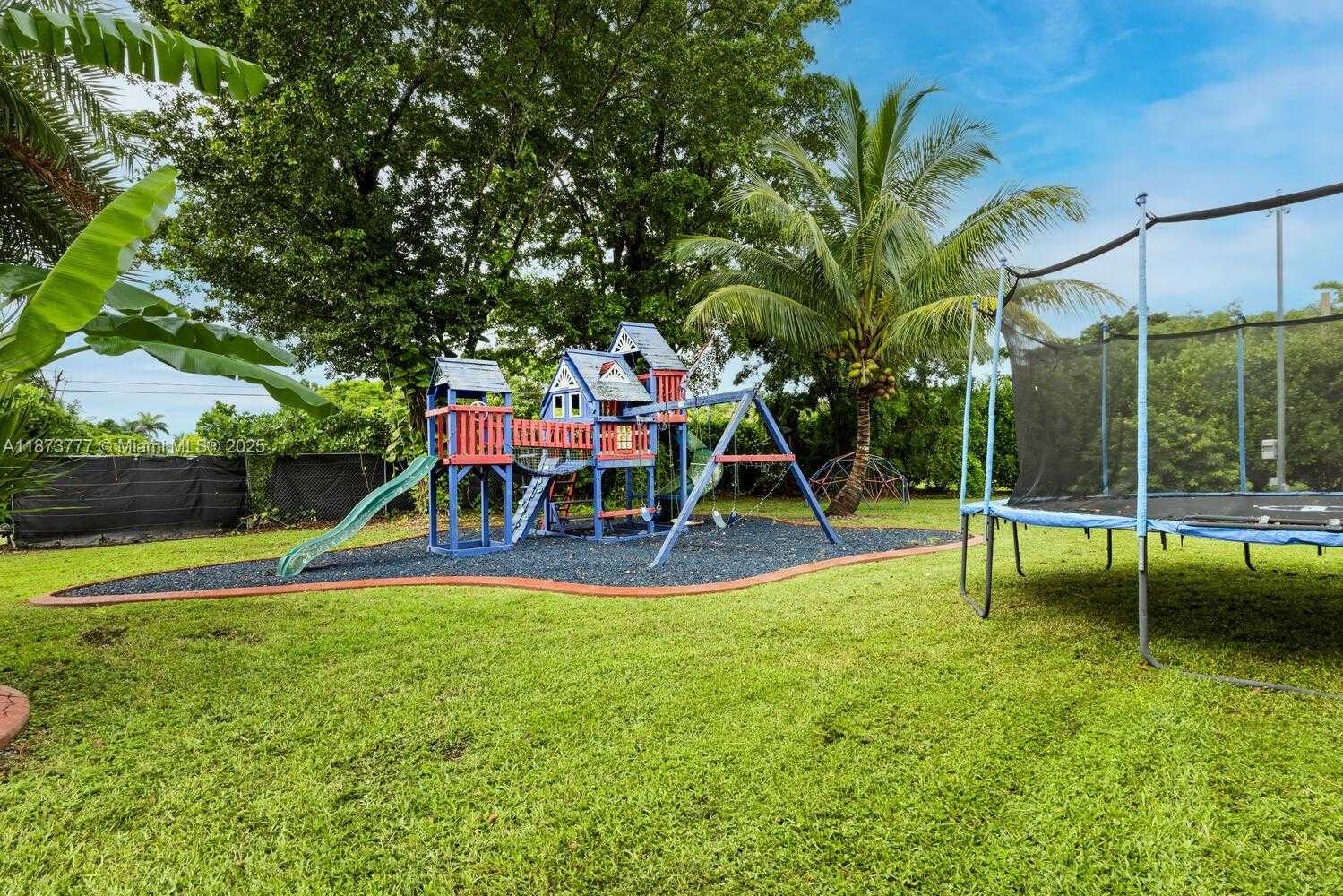 Small Image of 20100 SOUTH WEST 182ND AVE, Miami Number 30