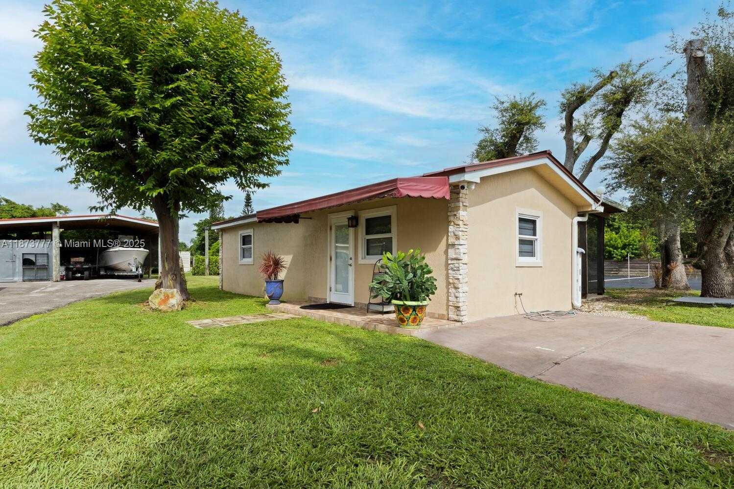 Small Image of 20100 SOUTH WEST 182ND AVE, Miami Number 33