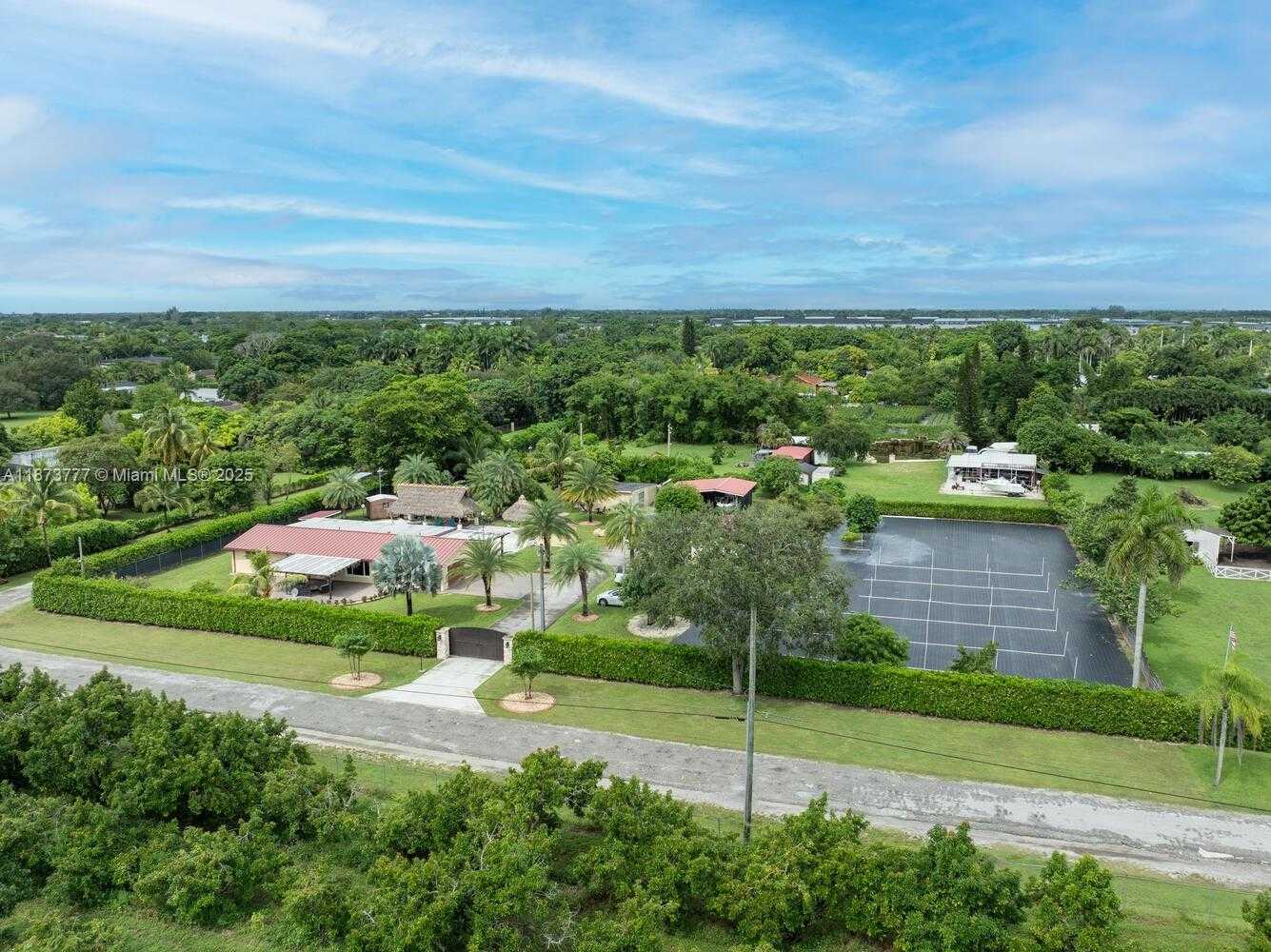 Small Image of 20100 SOUTH WEST 182ND AVE, Miami Number 39