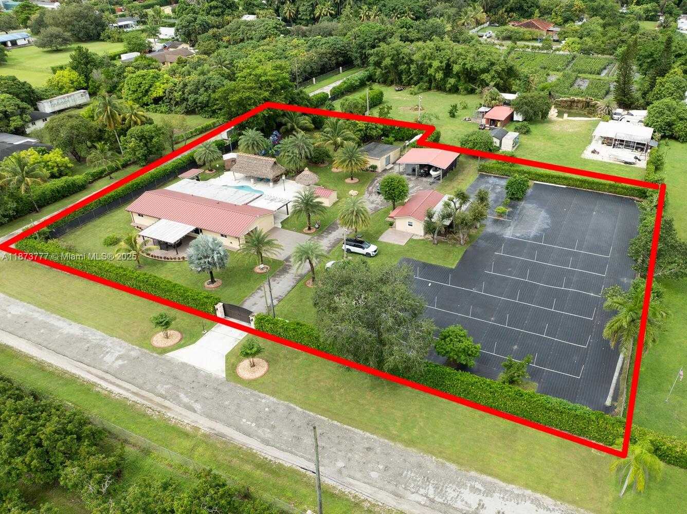 Small Image of 20100 SOUTH WEST 182ND AVE, Miami Number 41