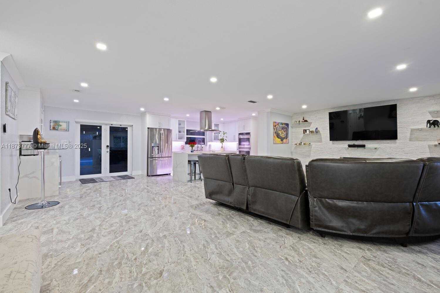 Small Image of 20100 SOUTH WEST 182ND AVE, Miami Number 7